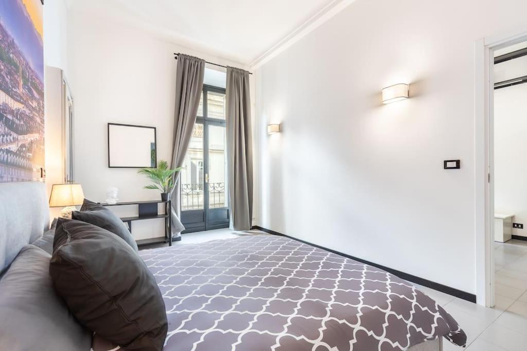 Historical Suite - Pieno Centro - Porta Nuova- Piazza Castello Турин Екстер'єр фото