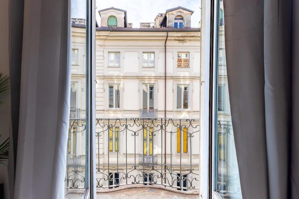 Historical Suite - Pieno Centro - Porta Nuova- Piazza Castello Турин Екстер'єр фото